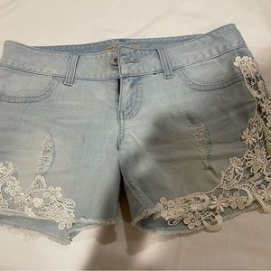 GUESS jeans embroidered and‎ distressed denim shorts